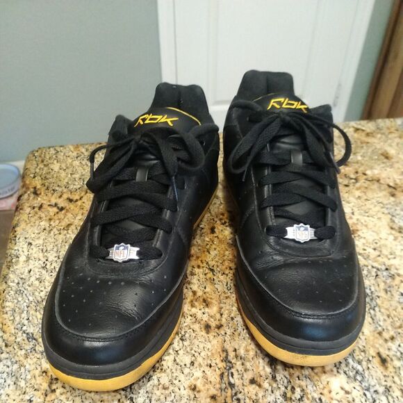 Athletic_Shoes